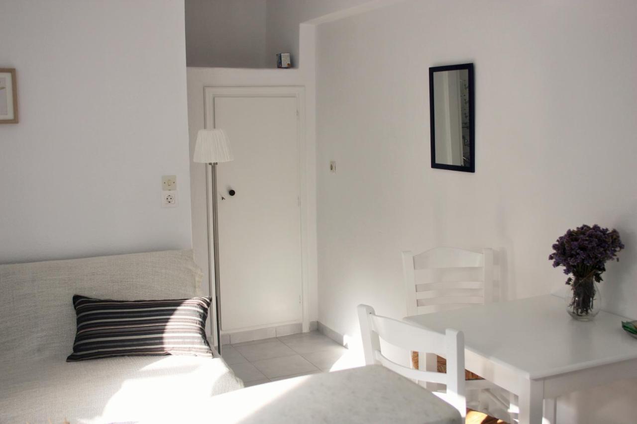 Meltemi Studios And Apartments Logaras Extérieur photo